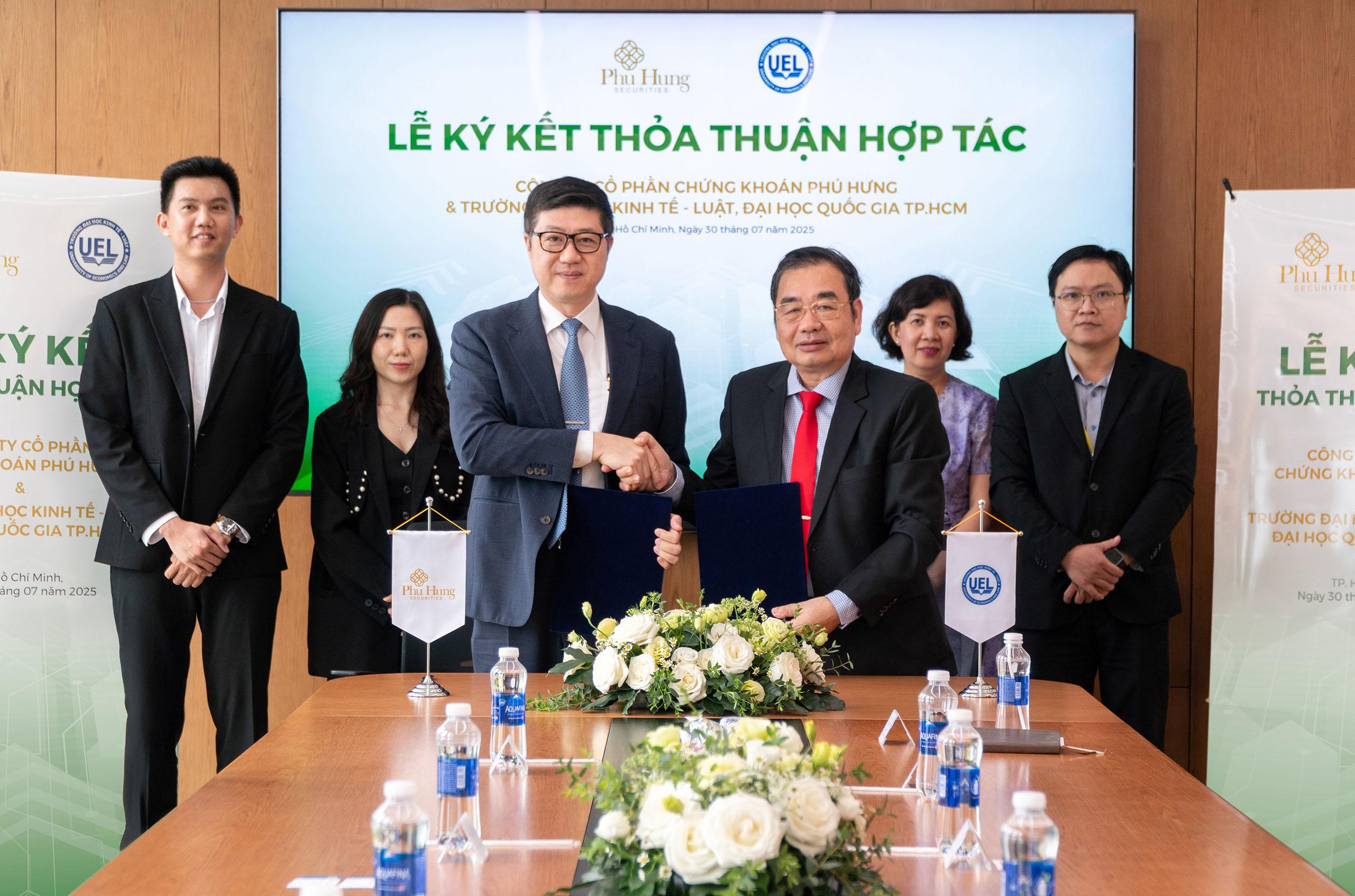 Tổng quan về phòng Hợp tác phát triển