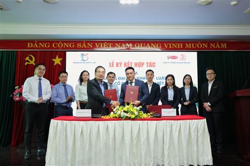 15 cựu sinh viên UEL đang làm việc tại Acecook Việt Nam