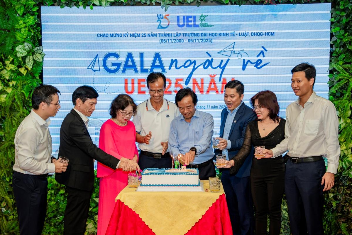 25 năm “Kết nối - Khát vọng”: Cựu người học UEL cùng trở về lan tỏa giá trị