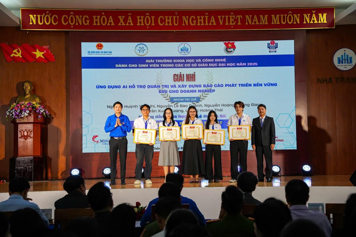 z7202794302370_953847f0d784ae8880cbe768be58449f